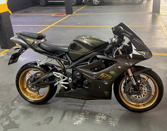 TRIUMPH DAYTONA 675 TRIUMPH DAYTONA 675